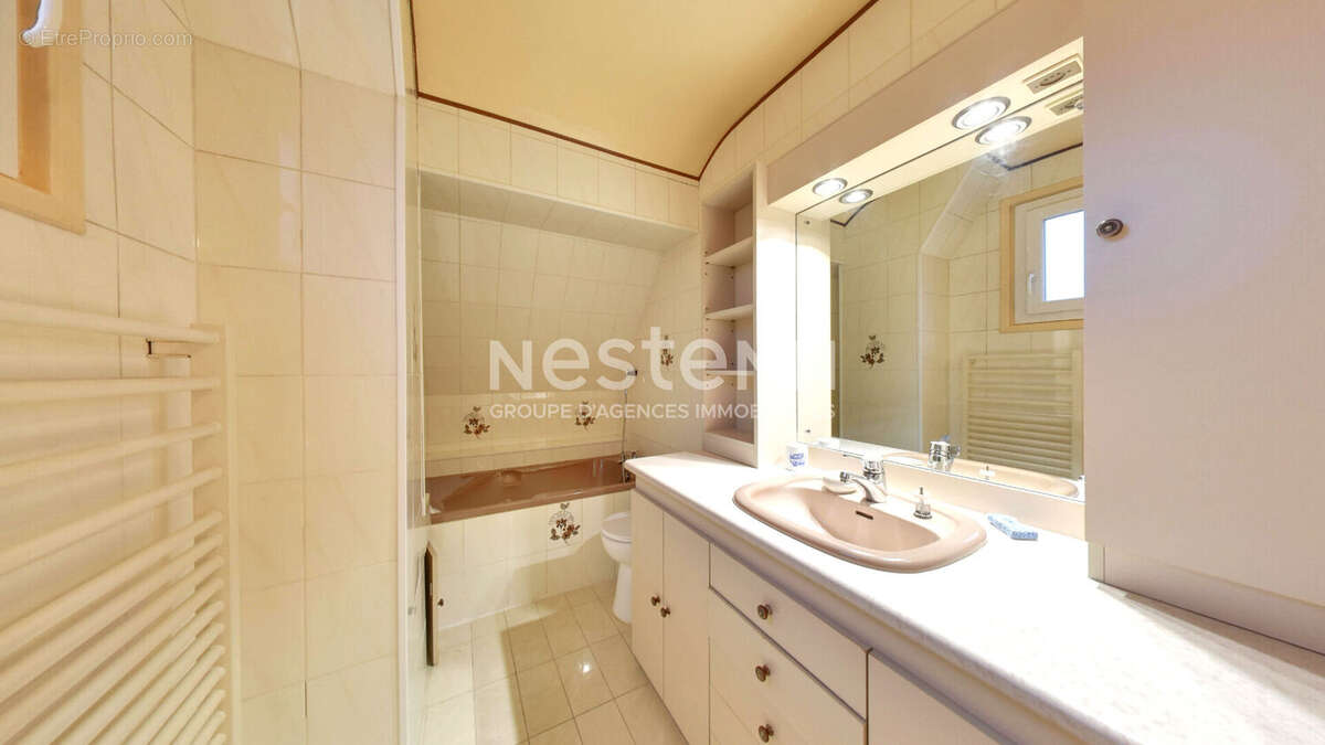 Maison à PONTAULT-COMBAULT