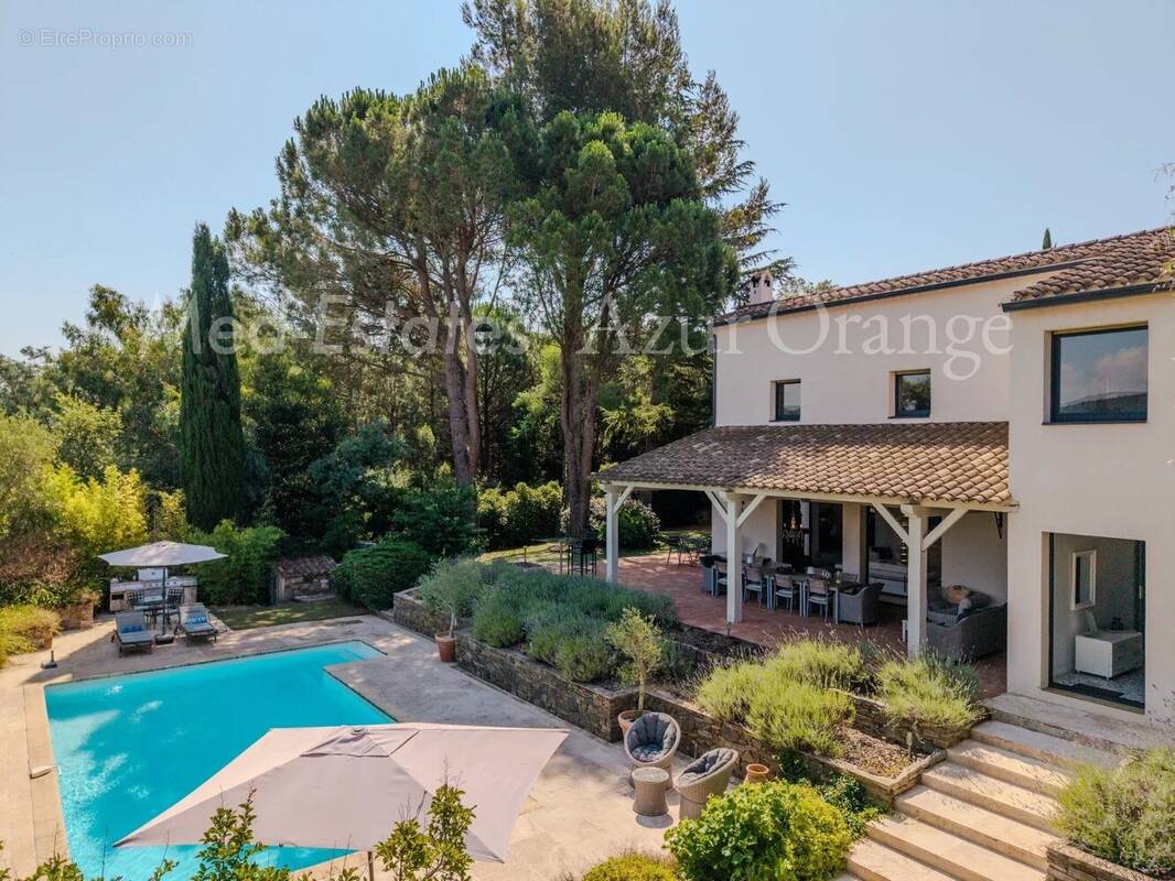 Maison à PLAN-DE-LA-TOUR