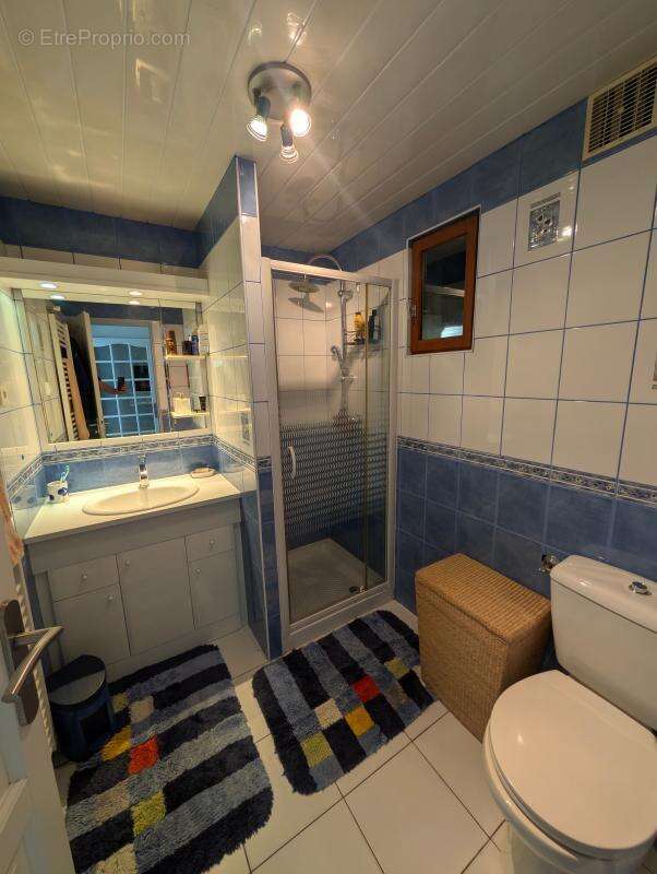 À moins de 10 minutes du centre-ville d'Aix-les-Bains – A vendre belle maison individuelle aux volumes généreux, idéale pour une - photo 19