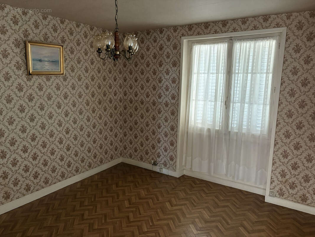 Grande maison avec dependance et jardin - photo 23