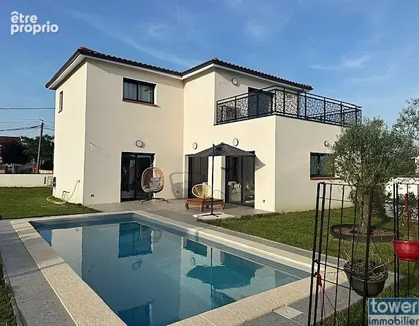 ST HILAIRE à 5 mn de Muret Maison Contemporaine en T5 Récente de 144 m2 avec Garage et Piscine sur Terrain de - photo 2