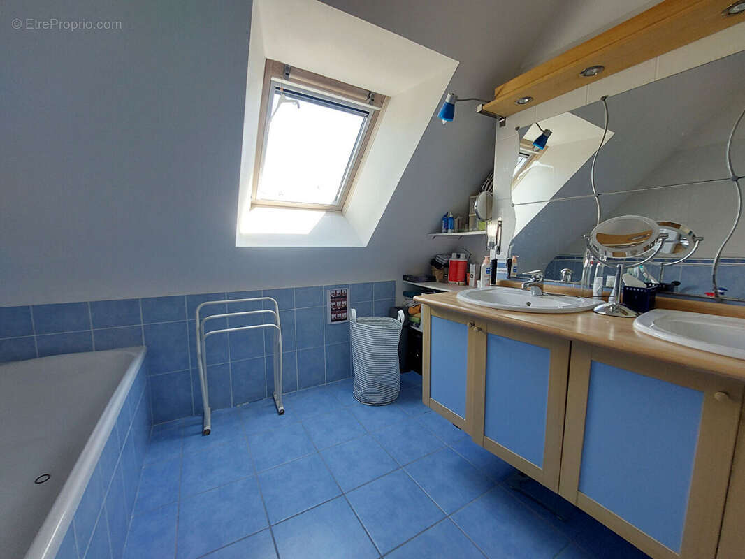 Maison Montreuil Le Gast 7 pièce(s) 125 m2 - photo 11