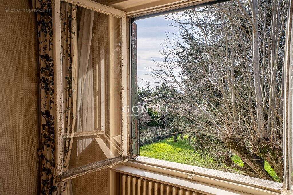 Maison à SAINT-CYR-AU-MONT-D'OR