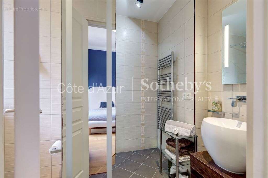 Appartement bourgeois Belle Époque avec vue mer au centre de Cannes - photo 12
