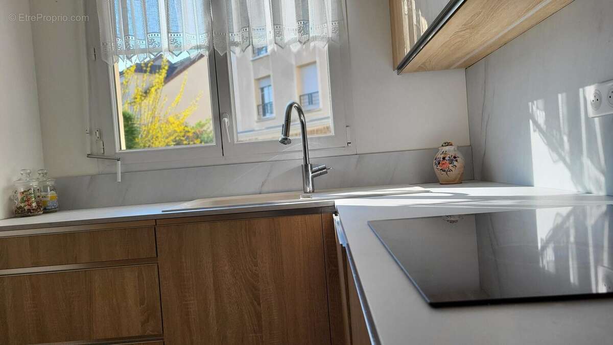 Appartement à LES CLAYES-SOUS-BOIS