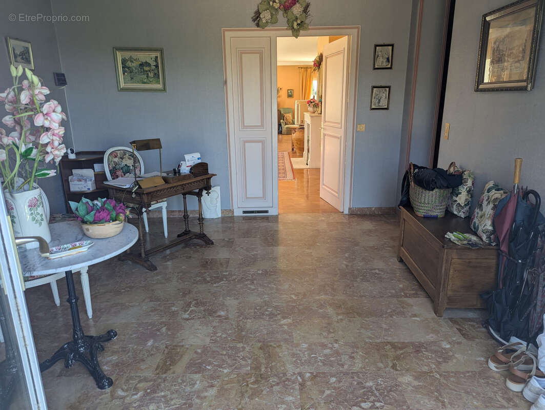 Maison à MONTGIVRAY