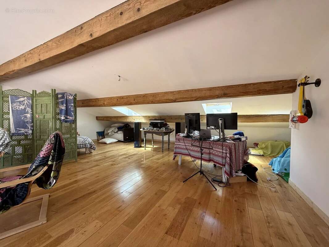 Maison à FEUILLA