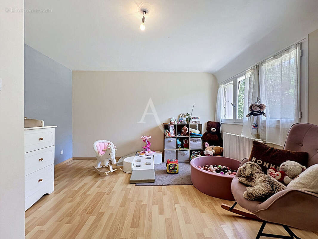 Maison à LONGUE-JUMELLES