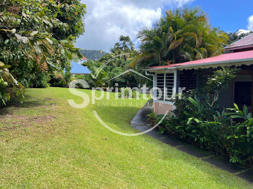 GOURBEYRE, villa T5 avec terrasse , double garage sur un grand terrain - photo 20