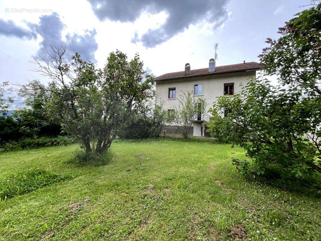 Maison de 316,95 m2 9 pieces sur 5.52 ares 149000 euros - photo 2