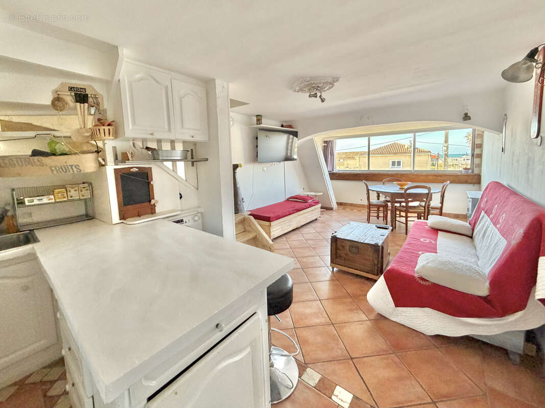 Appartement à SIX-FOURS-LES-PLAGES