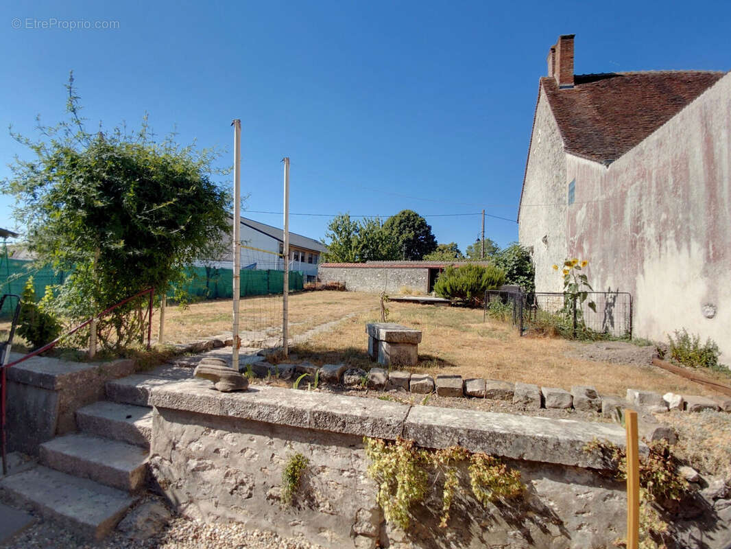 Maison 116 m² à Beaune-La-Rolande  - photo 2