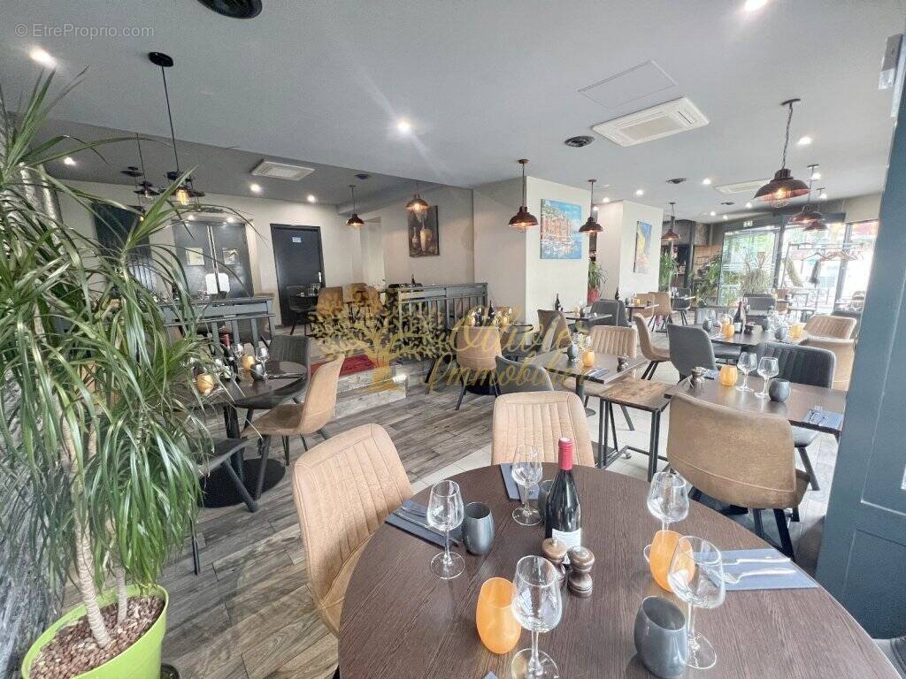 Commerce à SAINT-MAUR-DES-FOSSES