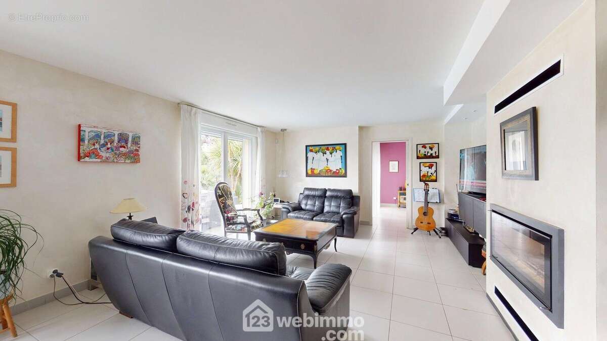 Pièce de vie. - Maison à SAINT-MATHURIN