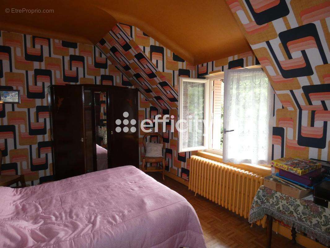 Maison à BELLENAVES