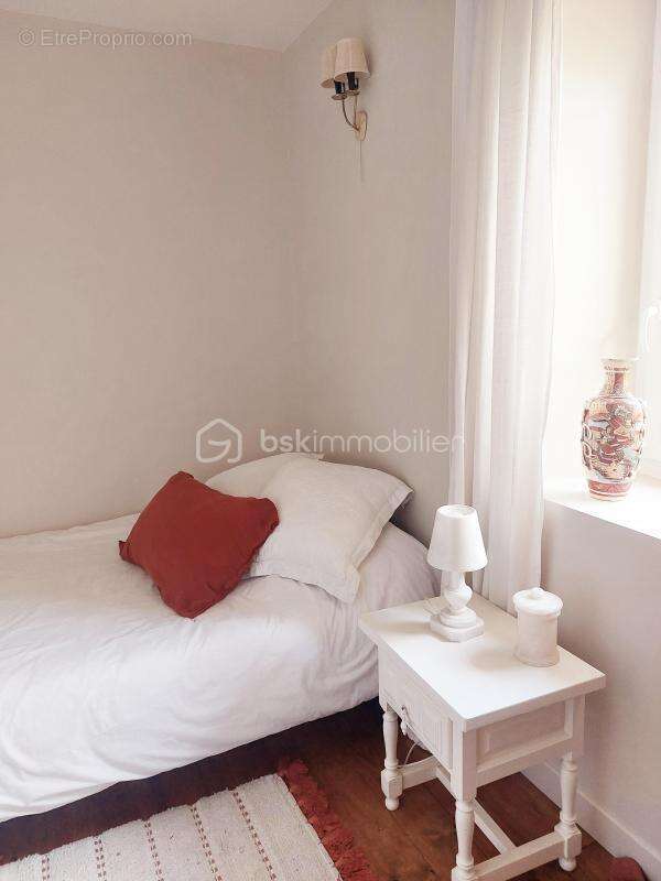 Maison à BOURDELLES