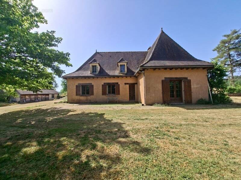 Maison à SAINT-FELIX-DE-REILLAC-ET-MORTEMART