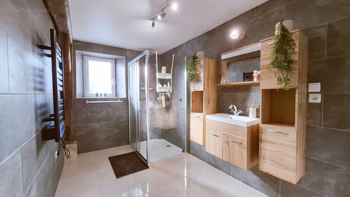 Maison à SAINT-ETIENNE-SOUS-BARBUISE