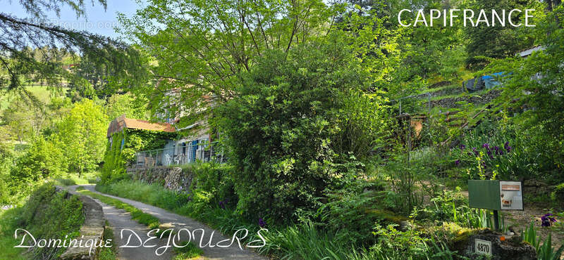 Maison à SAINT-SAUVEUR-DE-MONTAGUT