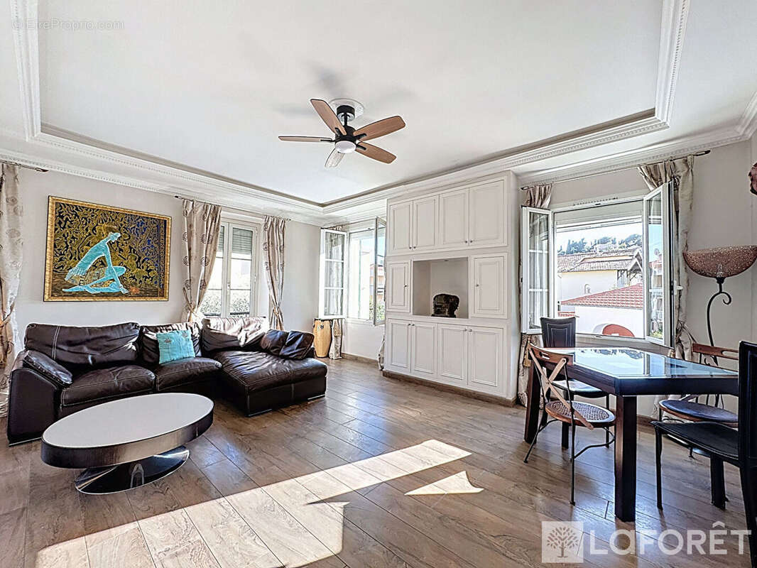 Appartement à ROQUEBRUNE-CAP-MARTIN