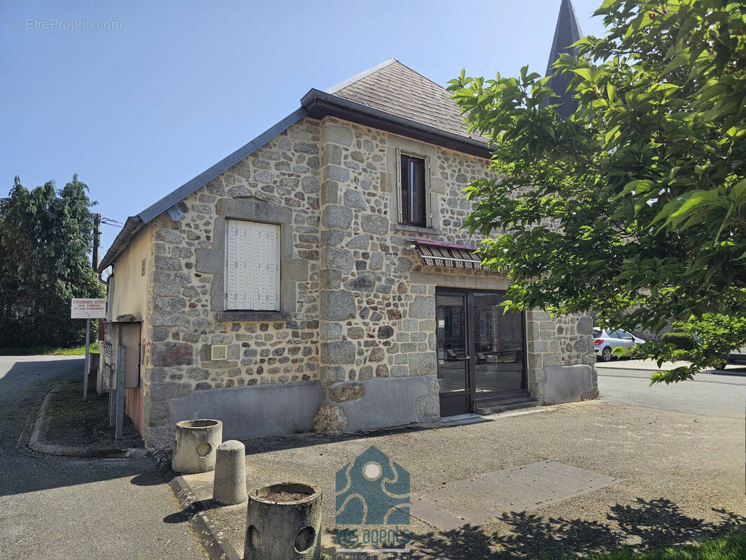 Maison à ESPINASSE