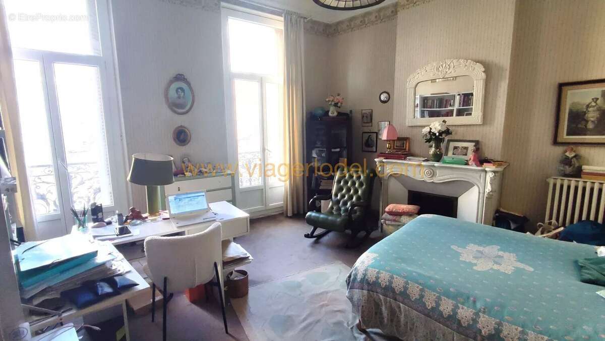 Appartement à MARSEILLE-1E