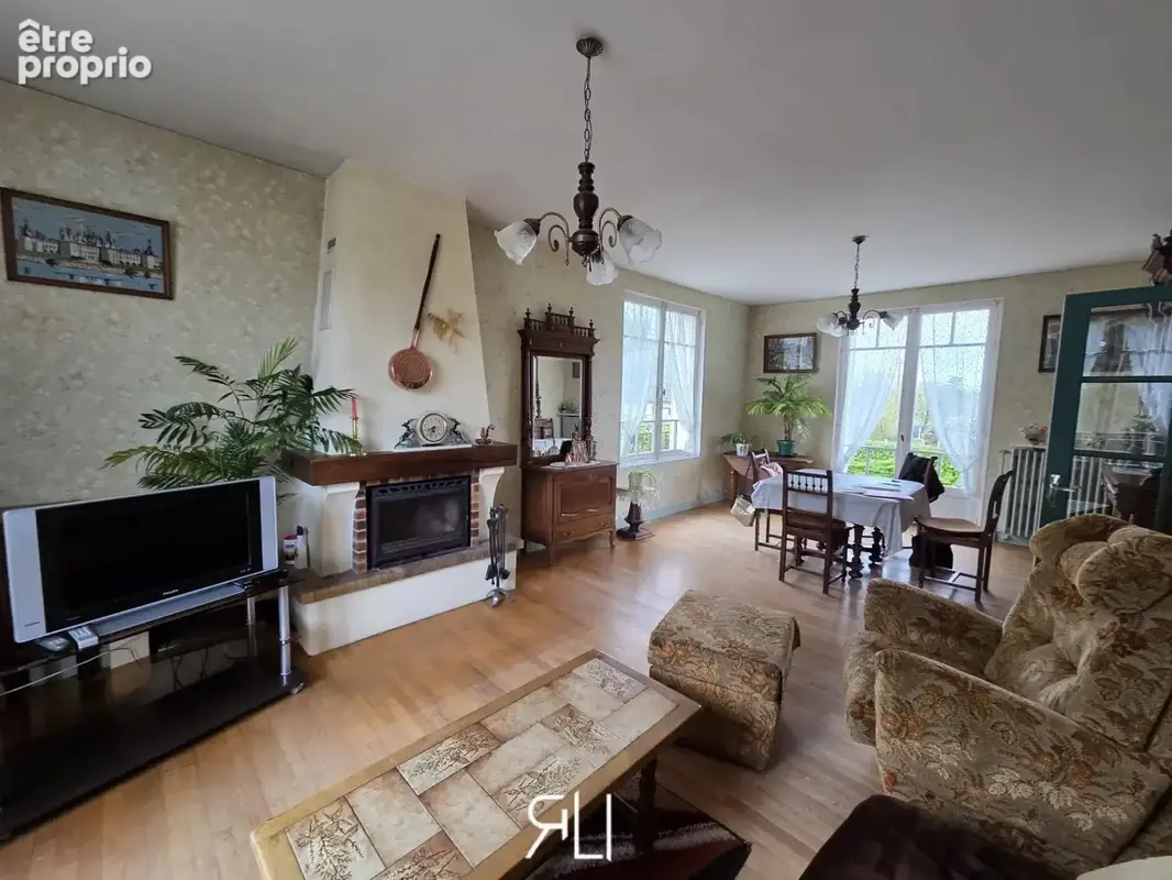Maison de plain-pied, proche Loire et commerces. - photo 4