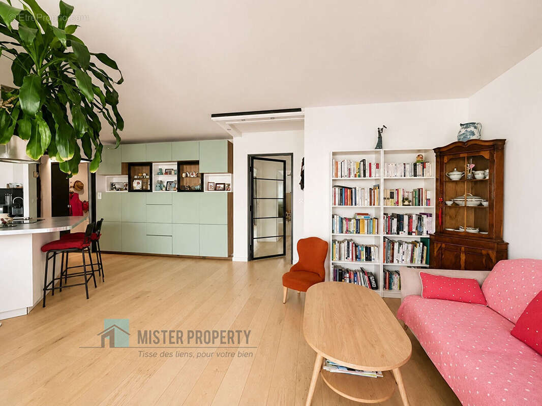Rueil Malmaison - Rueil-sur-Seine / 3 pièces - 70m2 - Balcons - Box - photo 6