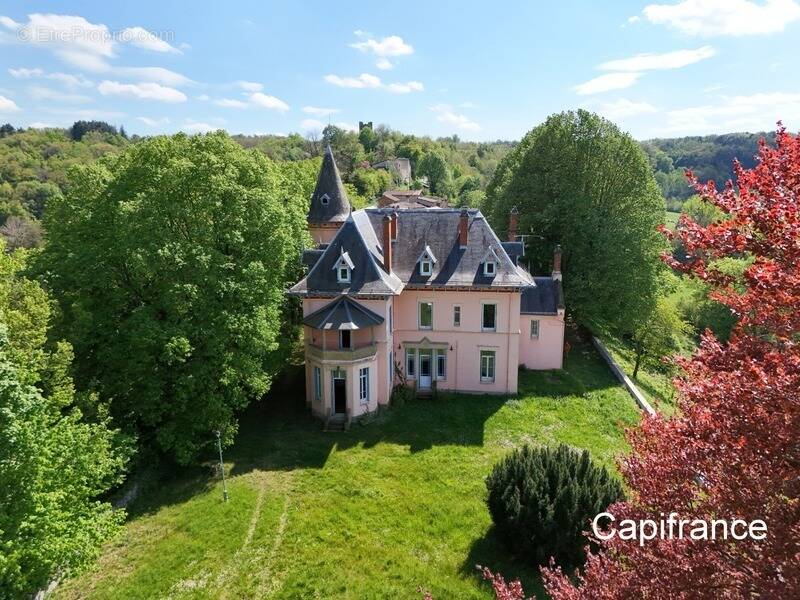 Maison à EYZIN-PINET