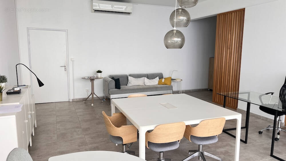 Commerce à SCHOELCHER