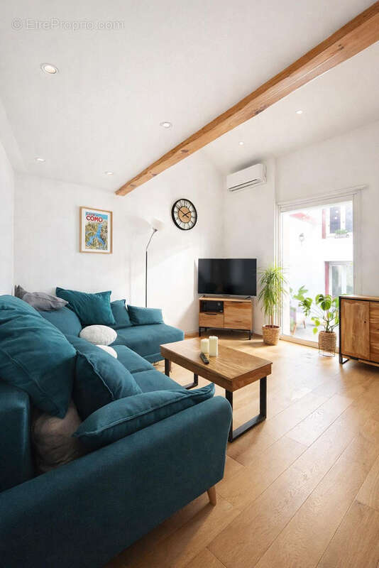 Appartement à MARSEILLE-6E