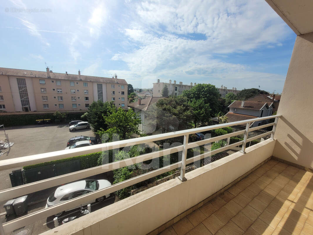 Appartement T2 avec balcon - Lyon 8ème - photo 10