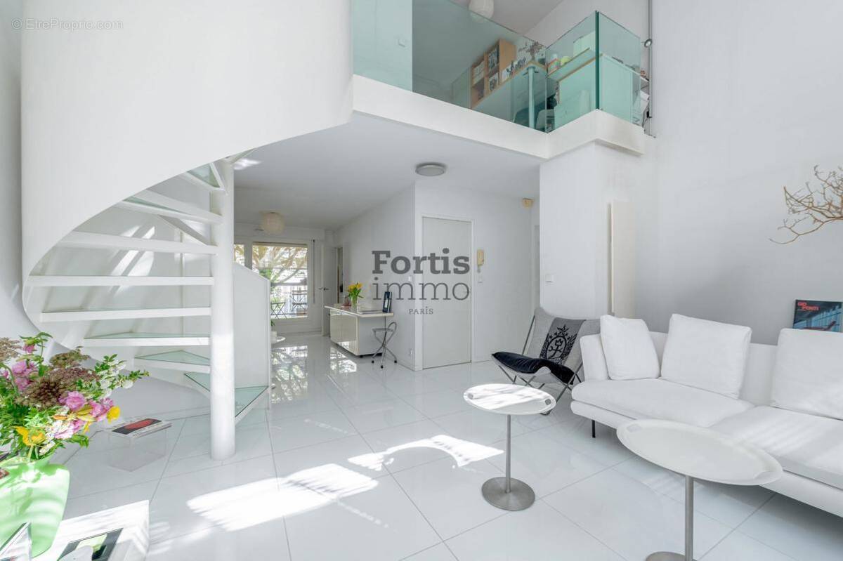 Appartement à PARIS-20E