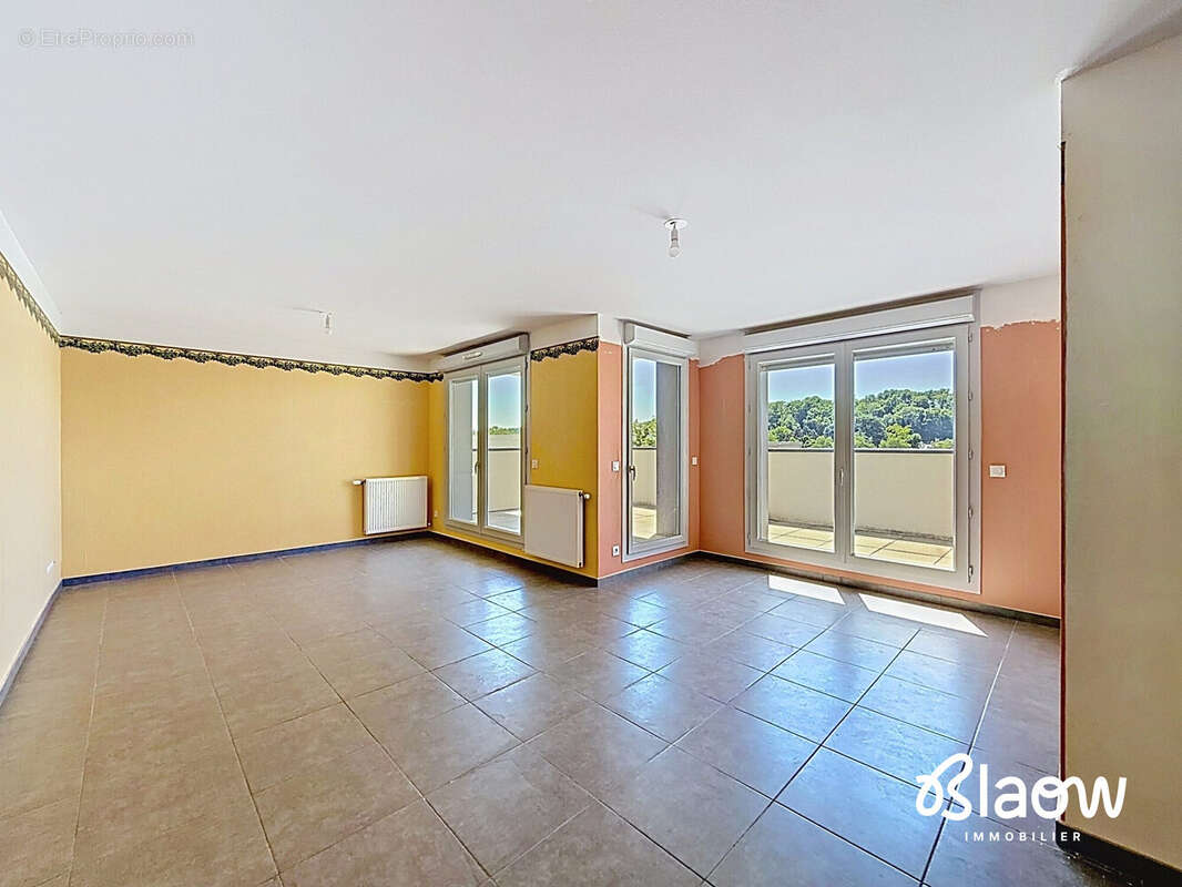 Appartement à MEYZIEU