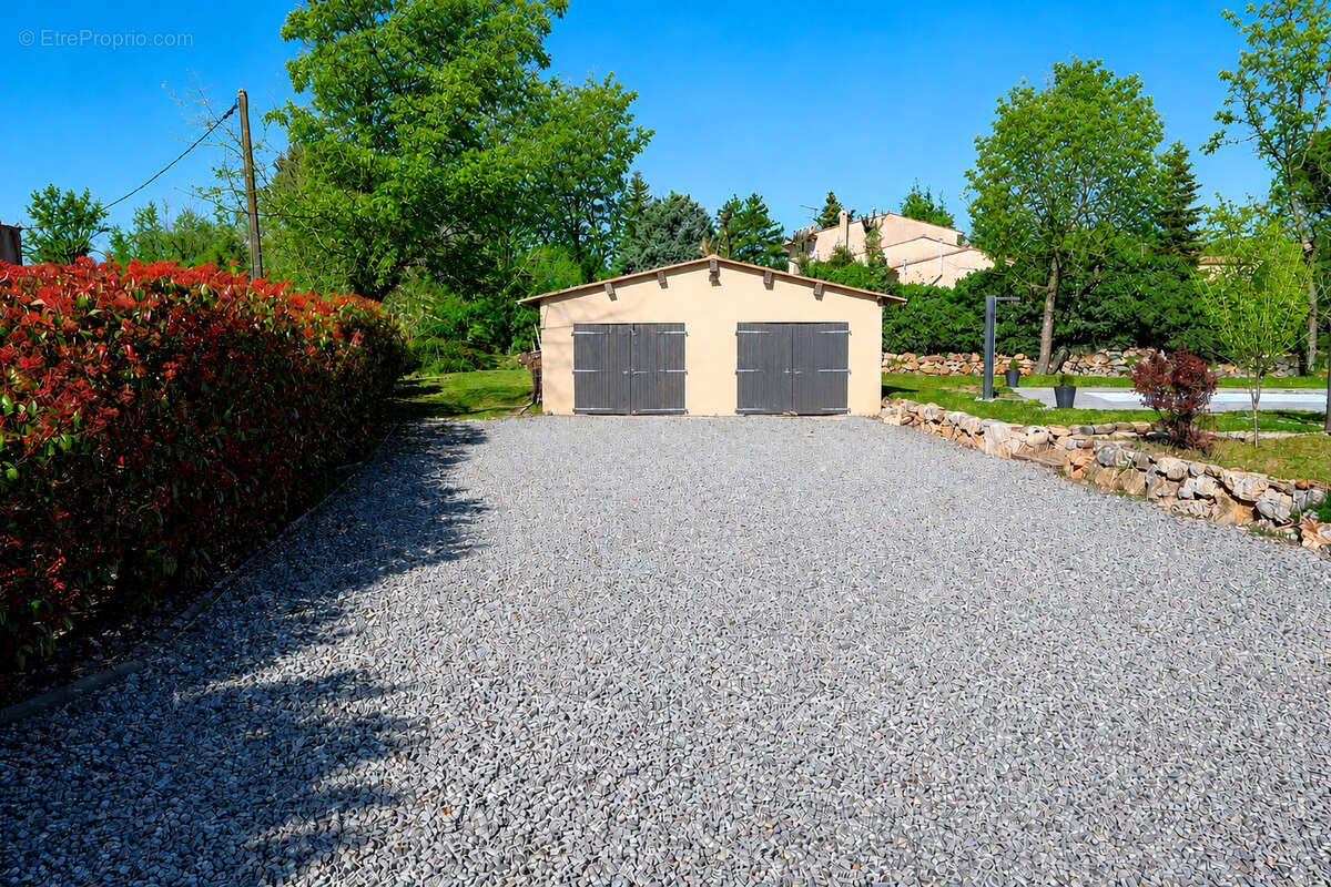 Maison Saint Cezaire Sur Siagne de 120 m² avec un terrain de 1606 m² avec piscine - photo 4