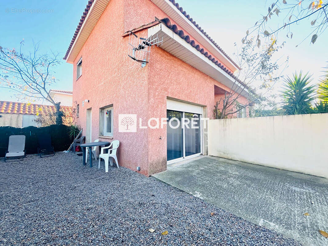 Maison 4 faces 5 pièces + studio indépendant sur Elne 145 m2 - photo 13
