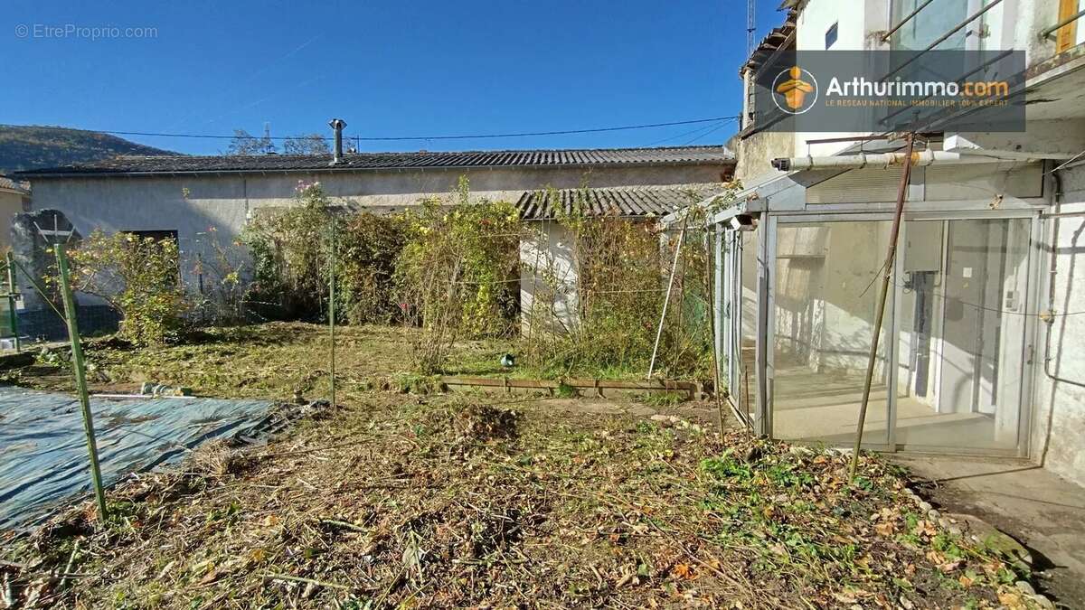 Maison à L&#039;AIGUILLON