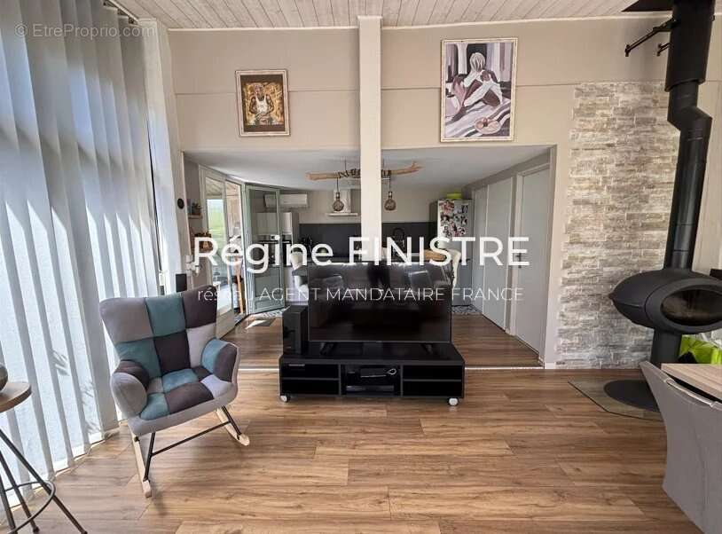 Maison à ROQUEBRUNE-SUR-ARGENS