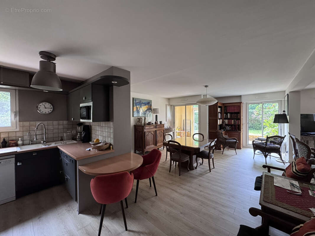 Appartement à L'ISLE-SUR-LA-SORGUE