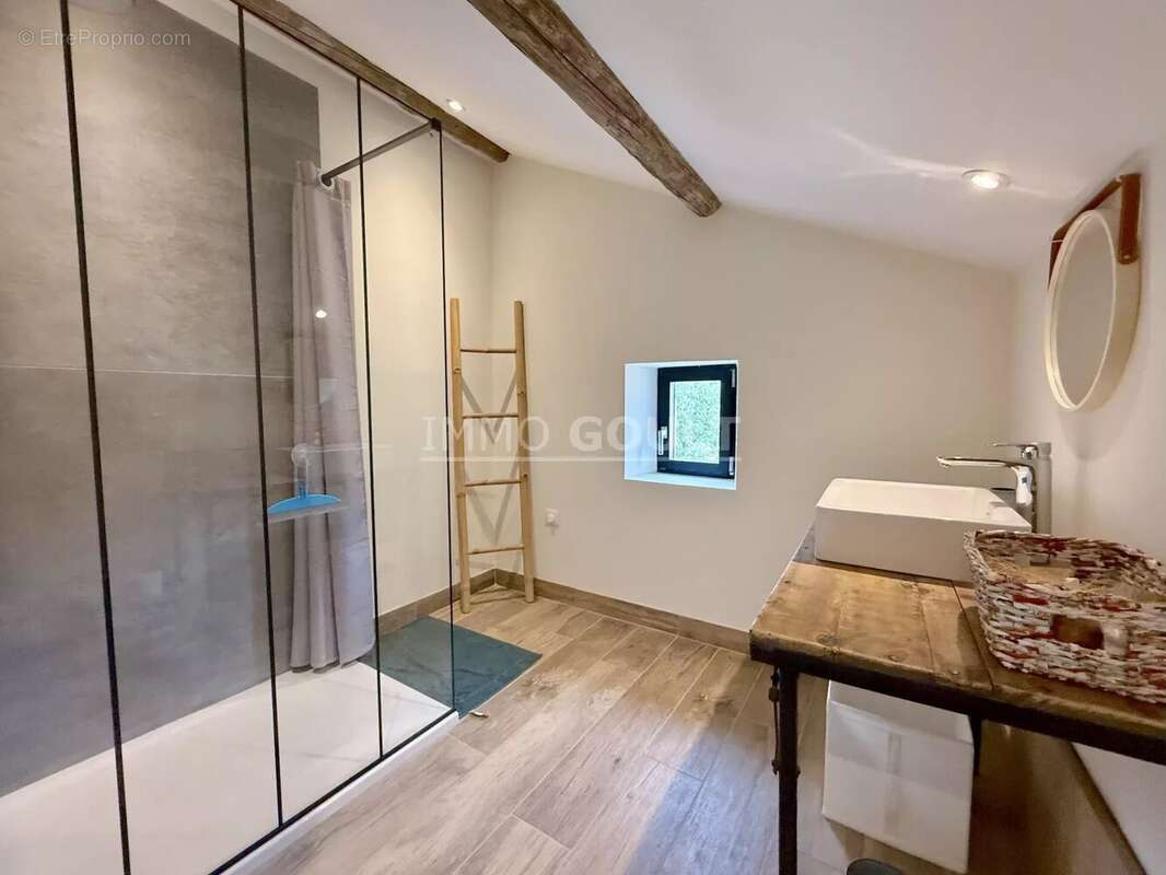 Maison à SAINT-SATURNIN-LES-APT