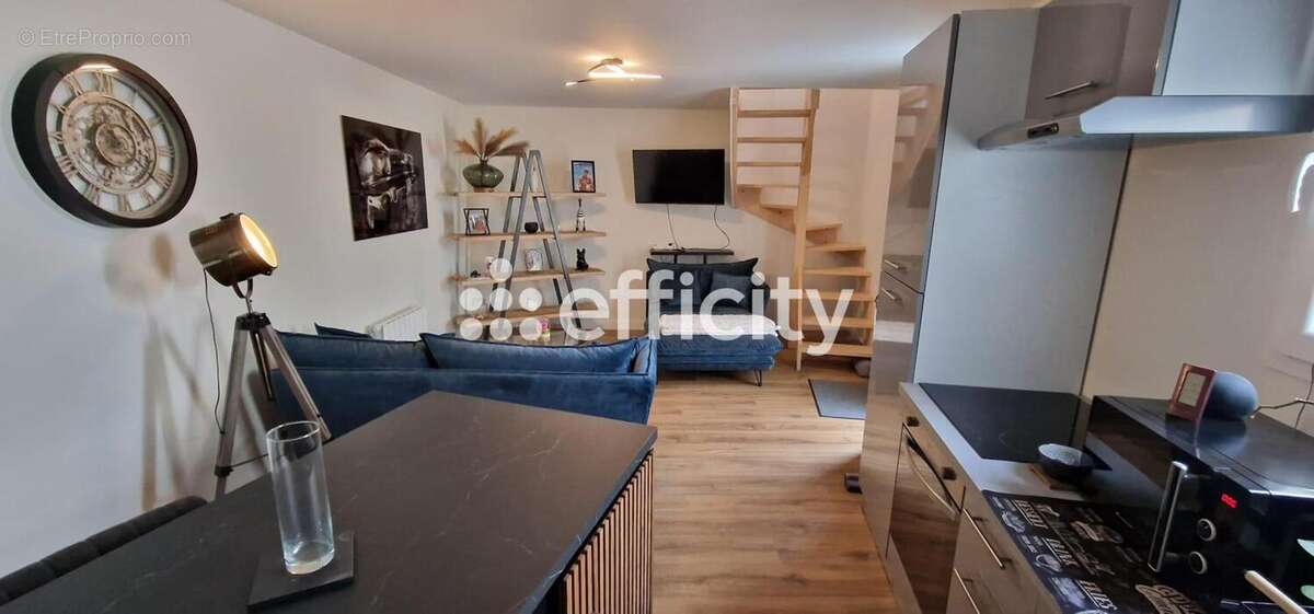 Maison à RUELLE-SUR-TOUVRE