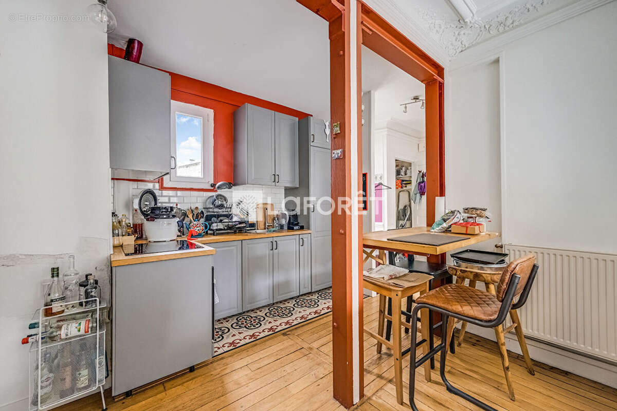 Appartement à PARIS-14E