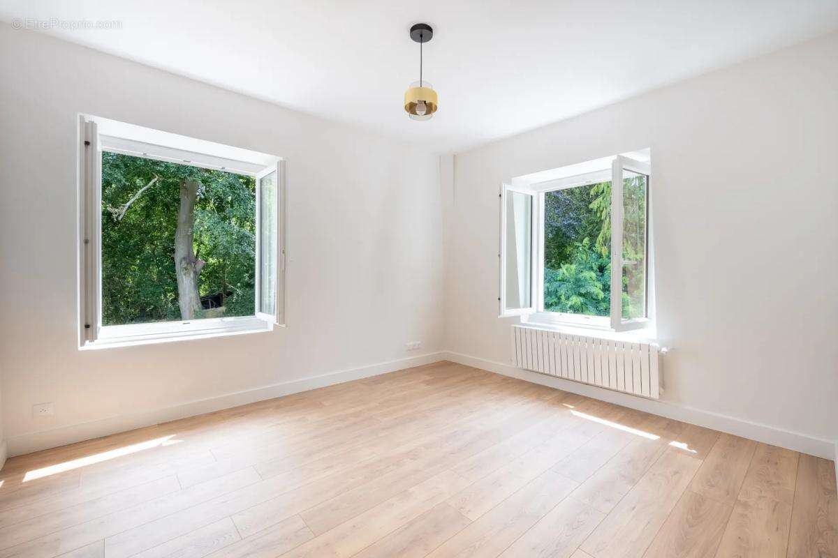 Maison de 10 pièces de 248 m² à Pontoise - photo 5