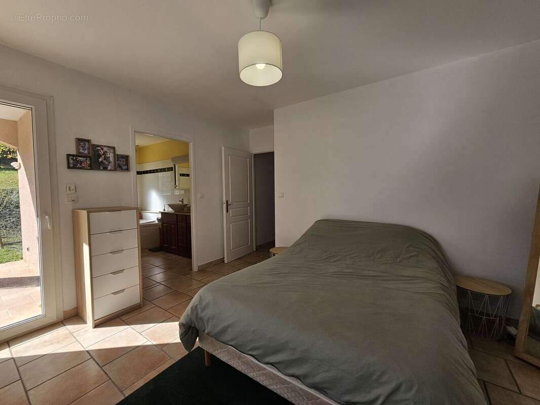 Maison 150 m² à Roquefort  - photo 9