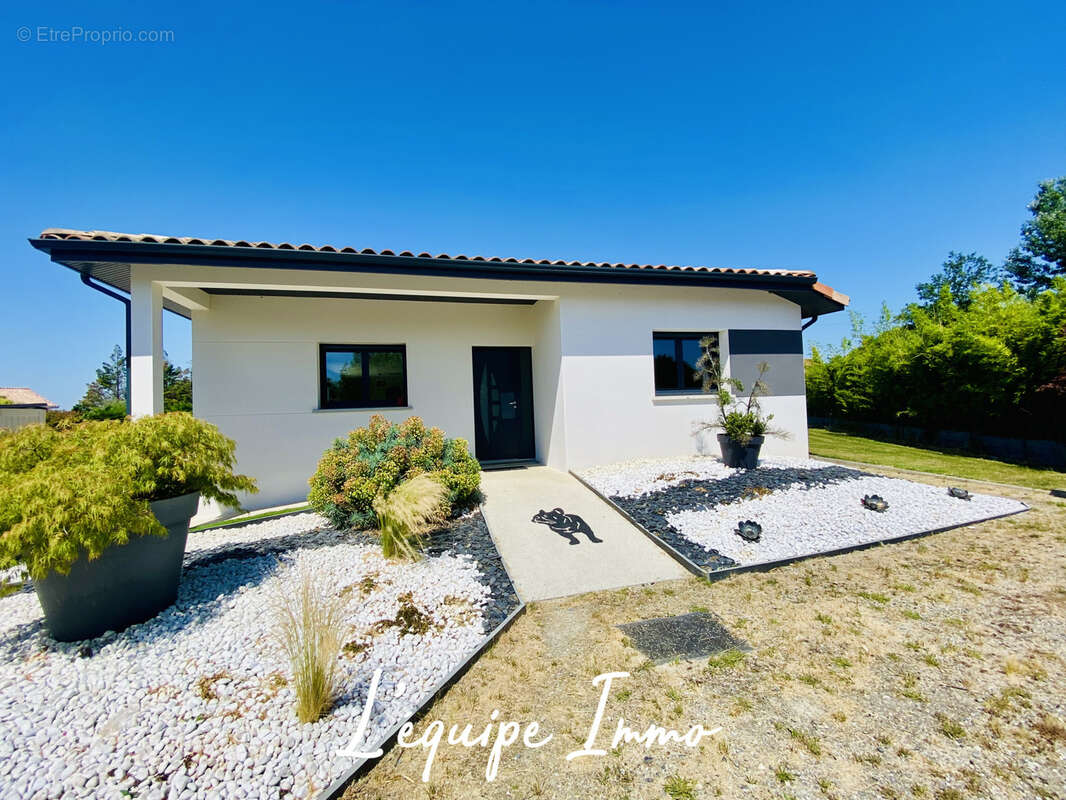 Villa T6 avec piscine et double garage - photo 2