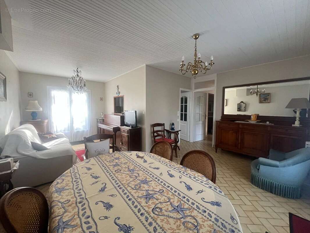Maison à SAINT-HILAIRE-LA-FORET