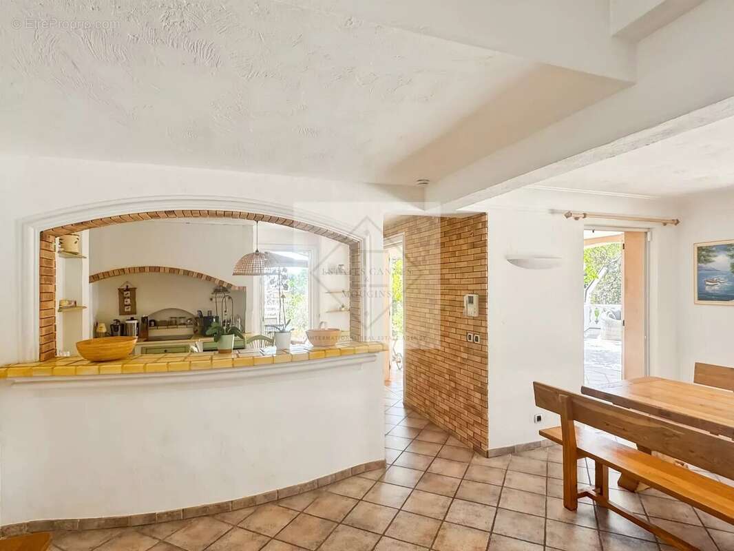 À vendre – villa de charme vue mer à antibes, calme absolu - photo 20