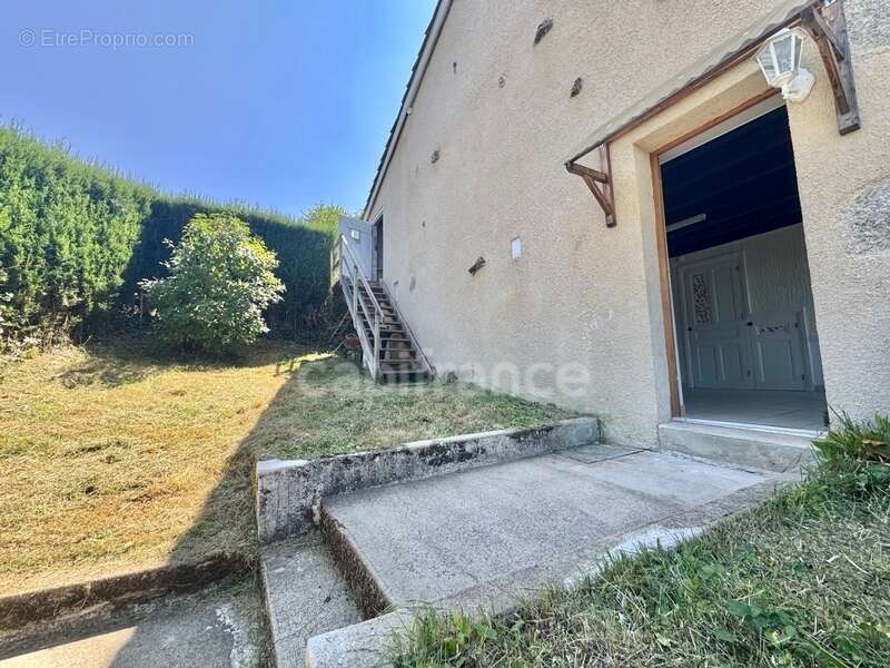 Maison à SAINT-JEAN-LA-VETRE