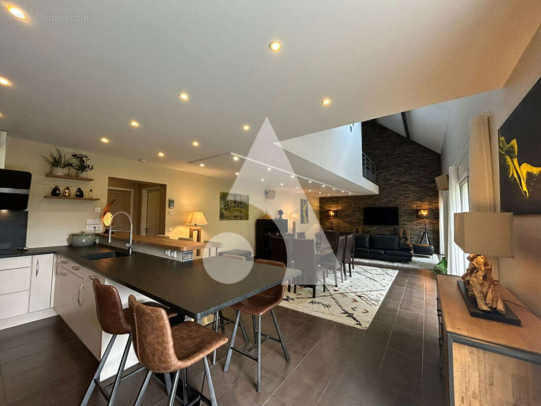 Maison à CRECY-LA-CHAPELLE