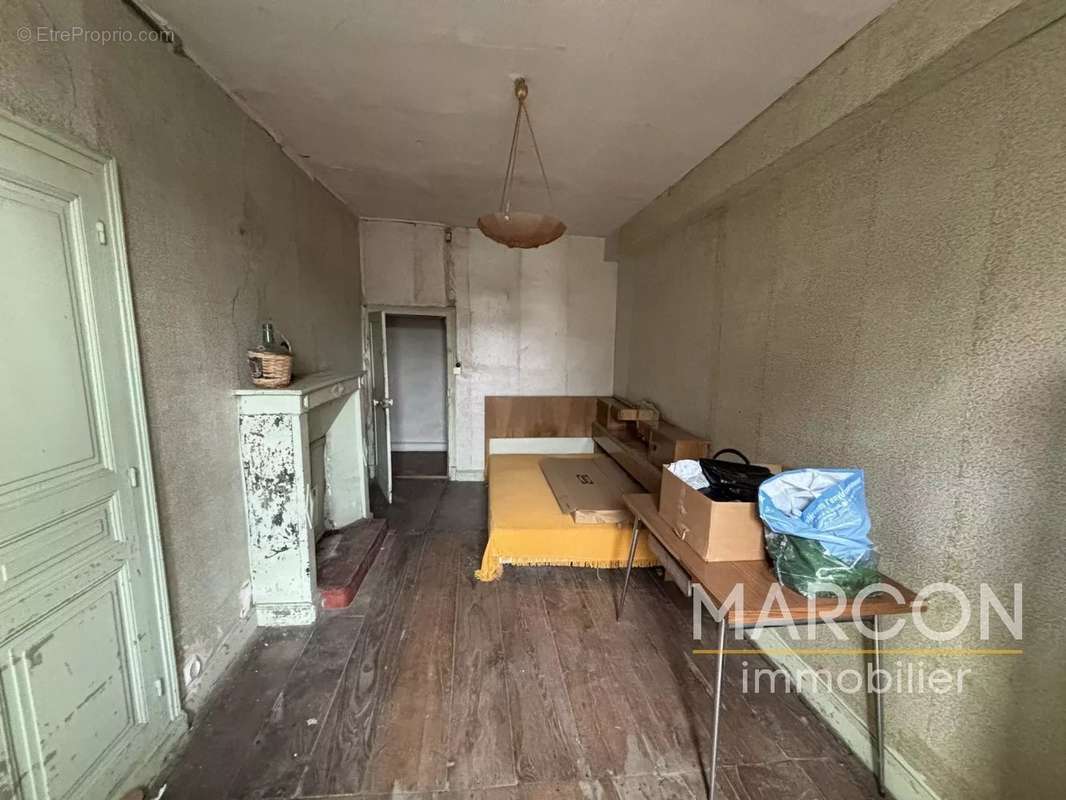 Maison à PEYRAT-LA-NONIERE